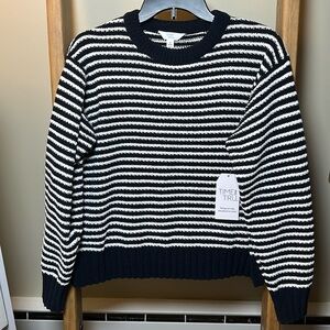 Women’s Sweater, NWT